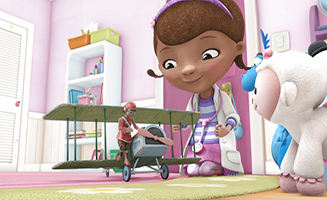 Doc McStuffins S03E02 Itty Bitty Bess Takes Flight - Boxed In