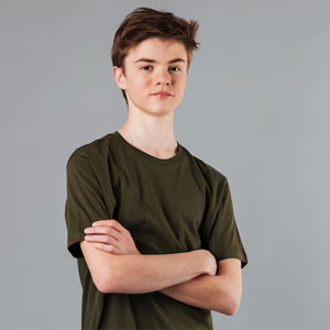 فیلم و سریال های مناسب رده سنی 12 سال به بالا