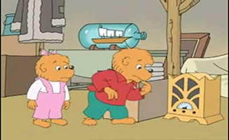 The Berenstain Bears S02E08 Lend A Helping Hand