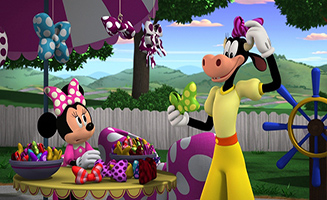 Mickey Mouse: Mixed-Up Adventures S01E23 Enough Stuff - The Hippity Hop Horse Show