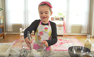 Chef Paisley Makes Chocolate Chip Cookies