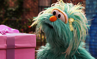 Sesame Street S45E13 Waiting for the Present