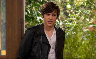 Good Luck Charlie S02E06 A.L.A.R.P In The Park