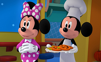 Mickey Mouse Funhouse S03E14 This Cat Doesnt Swim - Funhouse made Costumes