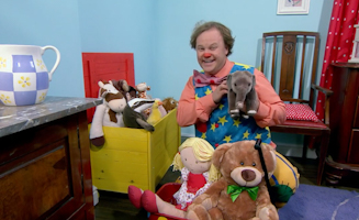 Mr Tumble Has A Picnic