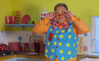Cake Surprise With Mr Tumble