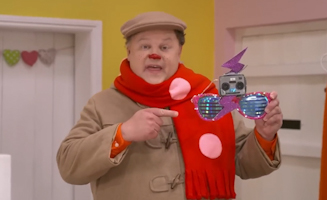 Grandad Tumble Gets A New Pair Of Glasses