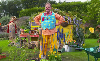 Finding Worms With Mr Tumble