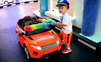 Chris Play At The Game Center For Children