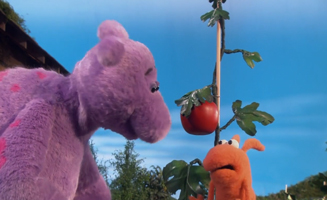 Big And Small S01E19 Smashing Tomatoes