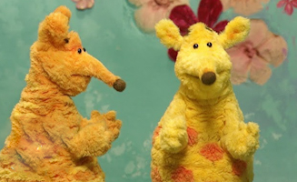 Roly Mo Show S01E80 Can I Help You