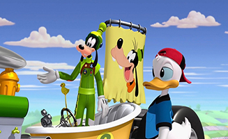 Mickey and the Roadster Racers S01E14 Daredevil Goofy - The Big Broadcast