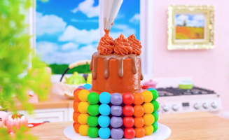 Satisfying Baking Miniature Rainbow Chocolate Ball Cake