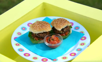 I Can Cook S04E17 Mini Veggie Burgers And Basketball Fun