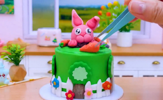 Satisfying Baking Miniature Rainbow Oreo Cake