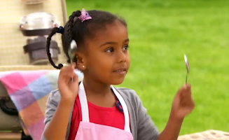 I Can Cook S04E09 Blue Jewel Bakes And Treasure Hunt