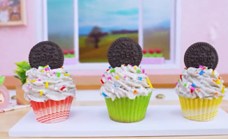 Who Ruined The Cake And Can We Fix It - Miniature Rainbow Oreo Chocolate Cake