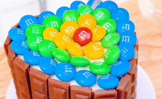 Satisfying Baking Miniature Kitkat Heart Cake