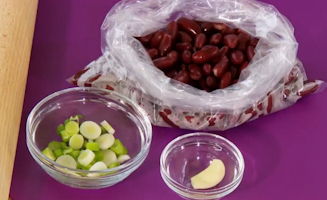 I Can Cook S03E06 Falafel Footballs