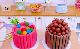 Satisfying Baking Miniature Hubba Bubba Candy Vs Kitkat Chocolate Cake
