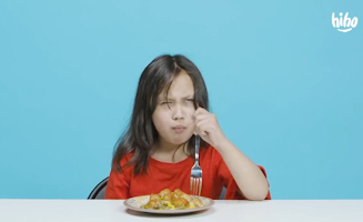 Kids Try Weird Midwestern Foods