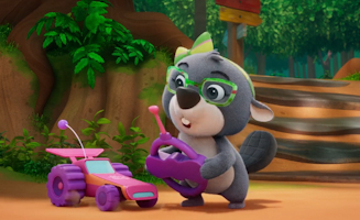 Playdate With Winnie The Pooh S02E14 Bea Plays With A Toy Car