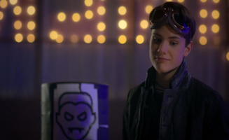 I Woke Up A Vampire S01E02